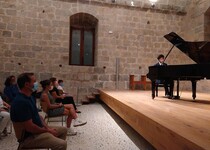 La maestría de Pablo Amorós clausura el Ciclo de Conciertos de Música Clásica de Peñíscola