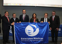 La Estación Náutica Benicarló Peñíscola recoge la bandera que acredita la excelencia del destino náutico