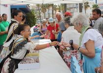 Peñíscola celebra "El día del Turista" dentro de sus Fiestas Patronales repartiendo 1600 "pastissets" y 50 litros de moscatel entre los asistentes‏ 