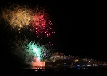 El espectáculo piromusical enciende el cielo de Peñíscola al ritmo de una selección de obras de Händel