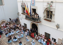 Danzas en Peñíscola para celebrar el día de la Natividad de la Virgen