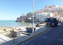 Comienzan las obras de mejora del alumbrado público en la Avenida de la Mar en Peñíscola