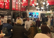 Peñíscola promociona sus escenarios de película y sus Platos de Cine en Vitoria