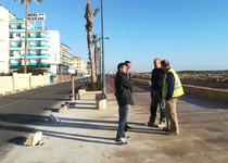 El Ayuntamiento de Peñíscola mejora la seguridad de la Avenida Papa Luna, que discurre paralela a su Playa Norte