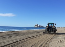 Peñíscola comienza los trabajos de reposición de mobiliario urbano en el paseo marítimo e intensifica la limpieza en la playa