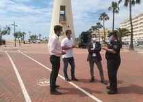 El Ayuntamiento de Peñíscola prioriza a los peatones en su Paseo Marítimo señalizando los itinerarios y distancias de seguridad