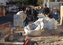 Avanzan las obras en la calle Irta para la mejora de los accesos a Cerromar