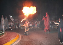 Peñíscola celebra la verbena de San Juan con un espactacular desfile y la tradicional hoguera‏