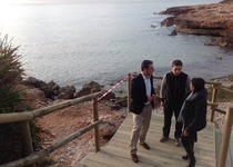 Las calas naturales de Peñíscola se preparan para recibir a los bañistas