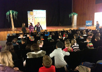 Ayuntamiento de Peñíscola y AMPA financian obras de teatro en inglés para los alumnos del CEIP Don Jaime Sanz