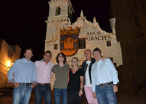 La fachada del ermitorio de la Virgen de la Ermitana de Peñíscola se vistió anoche de historia con un video mapping monumental