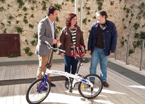 Peñíscola sortea una bicicleta plegable entre los compradores en el comercio local esta Navidad
