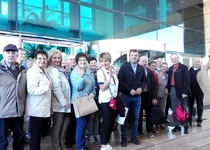 Peñíscola recibe los primeros austriacos de la operativa que llevará a la ciudad a más de 4000 en las próximas seis semanas