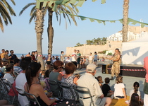 El segundo fin de semana de "Peñíscola, Ciudad Papal" ha arrancado hoy con actividades infantiles y espectáculos de animación