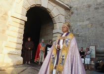 El Desfile de Cierre ha puesto el broche de oro a "Peñíscola, Ciudad Papal"